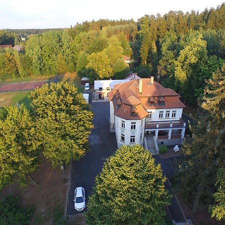 Vila Olga Jevany Exteriör bild
