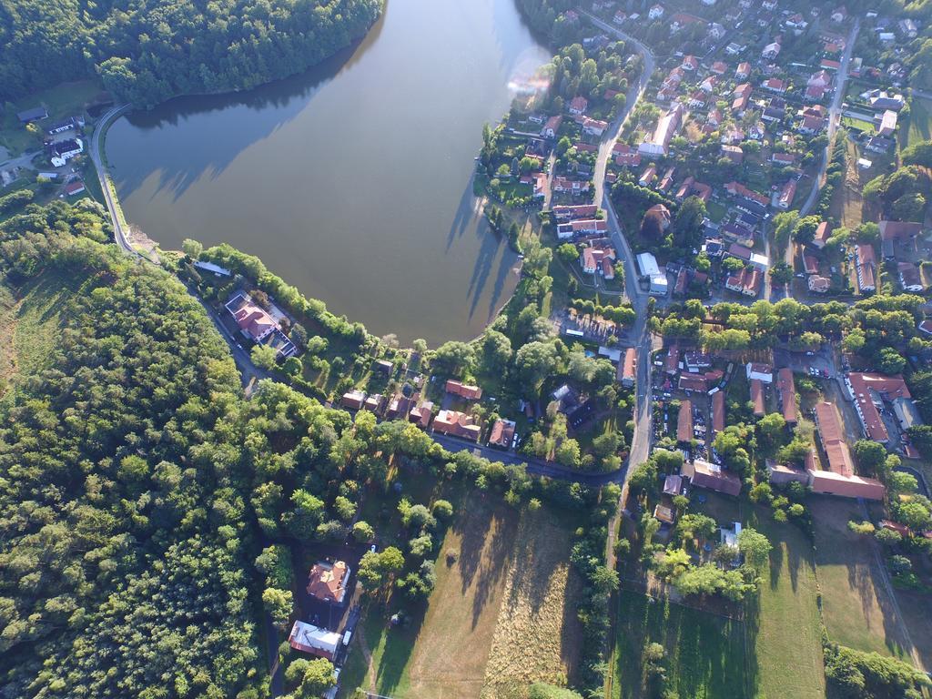 Vila Olga Jevany Exteriör bild