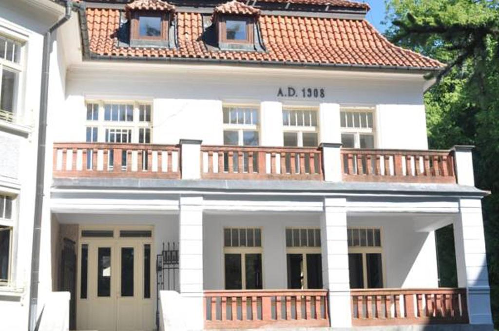 Vila Olga Jevany Exteriör bild