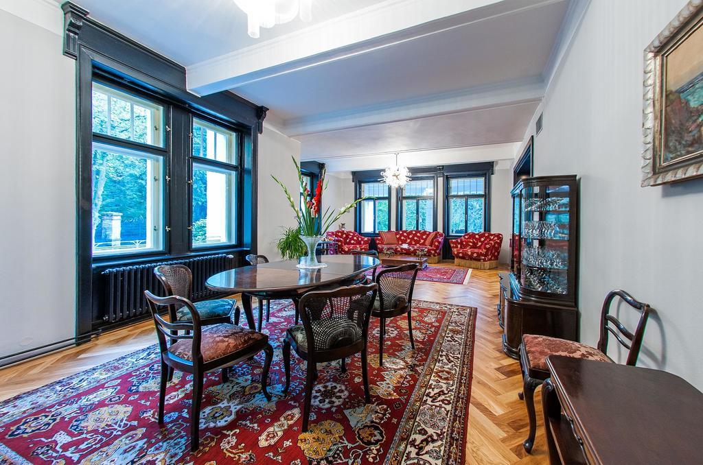 Vila Olga Jevany Exteriör bild
